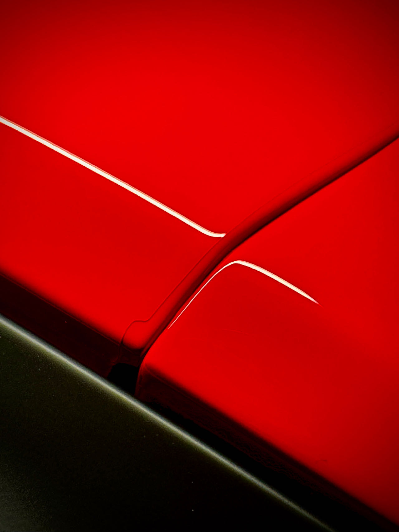 Close-up comparison of fully wrapped and exposed PPF edges, example 3